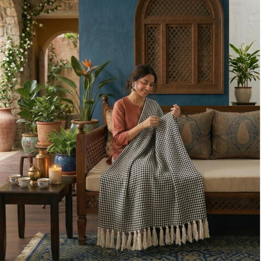 Black & Beige Honeycomb Throw