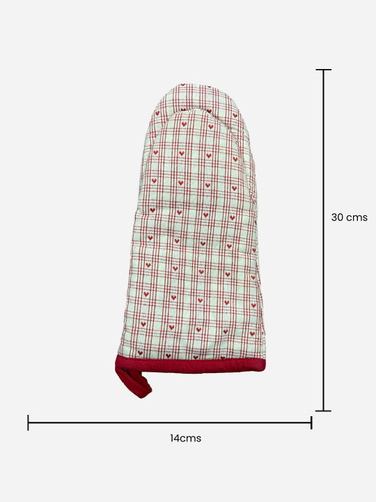 white and red checkered oven glove