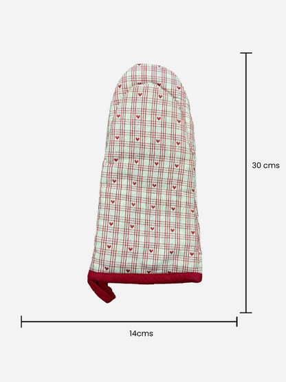 white and red checkered oven glove